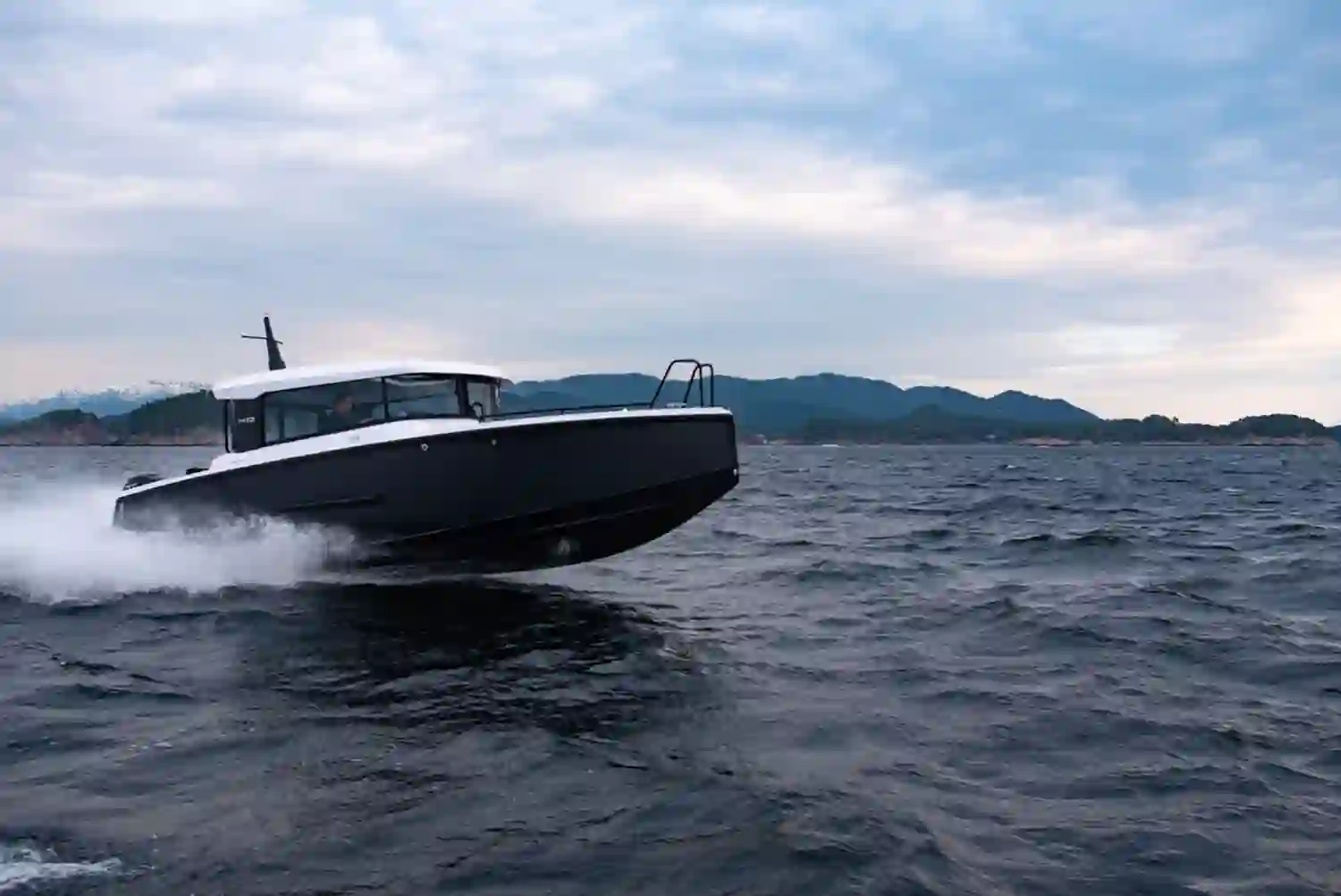 EXPLR 9 — XO Boats